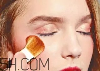 2018年流行什么眼影颜色？2018年眼影流行色