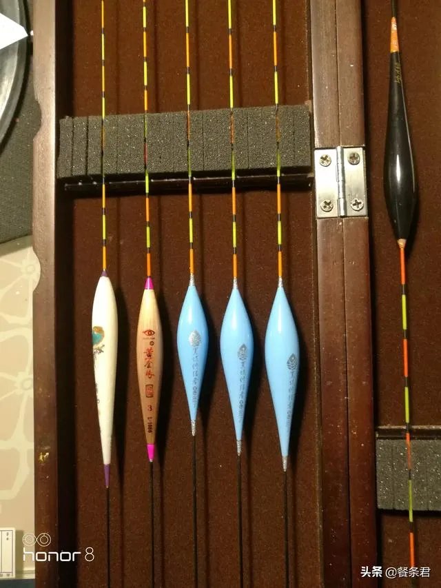 钓鱼人化绍新，李大毛越钓越有钱；更多人“钓鱼穷三年”，请问大家怎么看待这个现象？