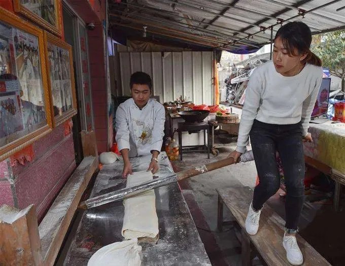 95后女大学生返乡卖面条月收超6万,她是如何做到的?