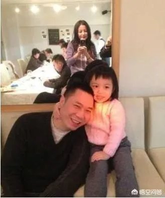 你如何看待赵薇和黄有龙之间的感情?