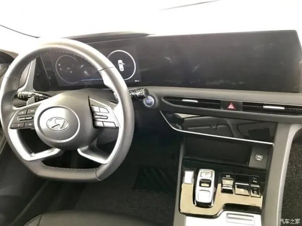 作为刚毕业的一名大学生，第十代索纳塔怎么样