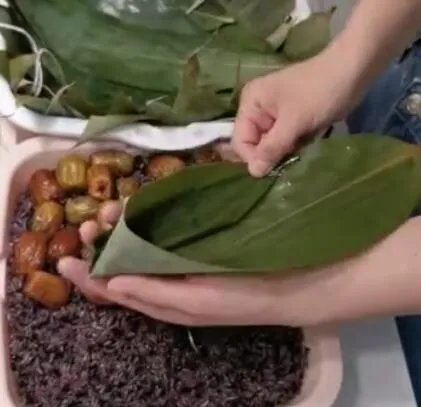 怎样包粽子简单步骤图 只需四步就能搞定一个粽子