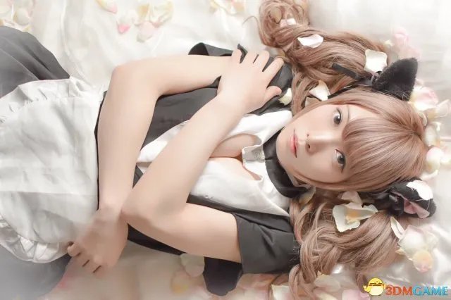 日本女仆之日大波美女晒女仆照 黑丝白丝满屏福利