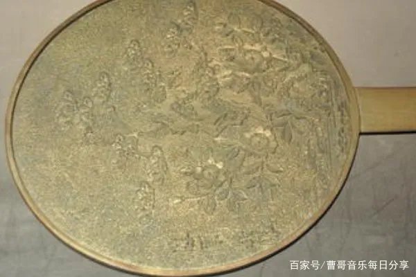 古代铜镜真的能照人吗？照出来的人像是什么样子的？