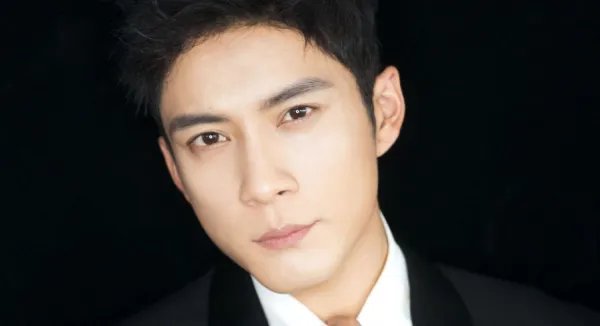 杨洋晒王彦霖伴郎团合照，都有哪些人去当王彦霖的伴郎了？