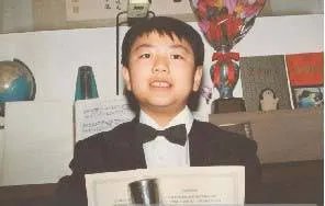 钢琴家郎朗的个人资料年收入出场费多少钱 郎朗的钢琴多少钱