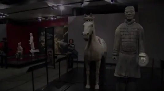 兵马俑手指被偷走 始作俑者面临窃盗罪指控