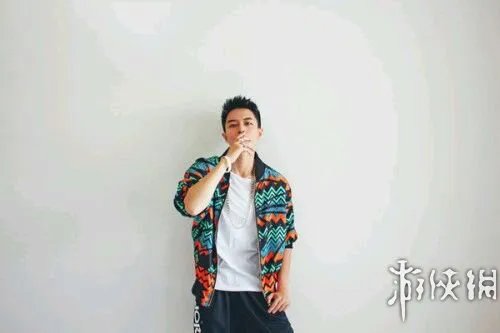 中国90后最帅女孩邢雅晨走红 帅过吴彦祖秒杀吴亦凡