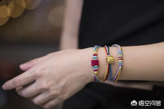 很多品牌的黄金饰品设计都非常土气,国内哪个品牌的黄金饰品设计最脱俗?