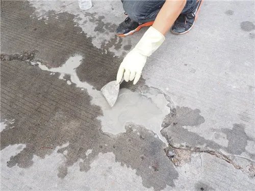 水泥地面裂缝如何处理