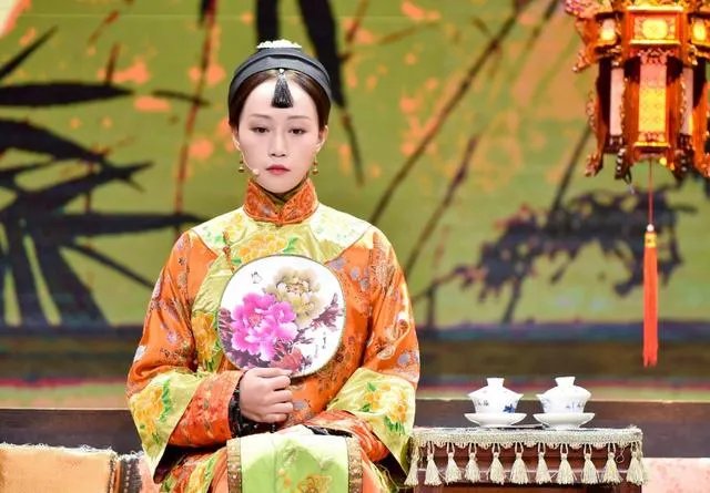 为什么说蓝盈莹曹骏有恋情绯闻也不火？