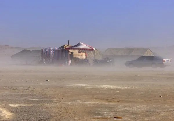 内蒙古包头因沙尘紧急停课，沙尘天如何正确防护？