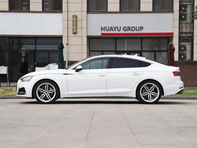 奥迪a5是敞篷的吗,奥迪a5敞篷和不敞篷是一个车型吗