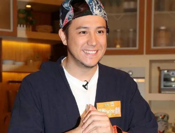 张致恒被曝借钱不还四处赖账，疑遭好友拉黑删除，你怎么看？