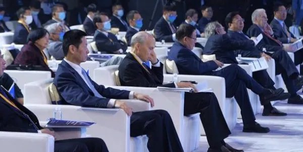 中科院老科学家蜗居13平老破小，老一辈科学家为什么对物质的欲望那么小？