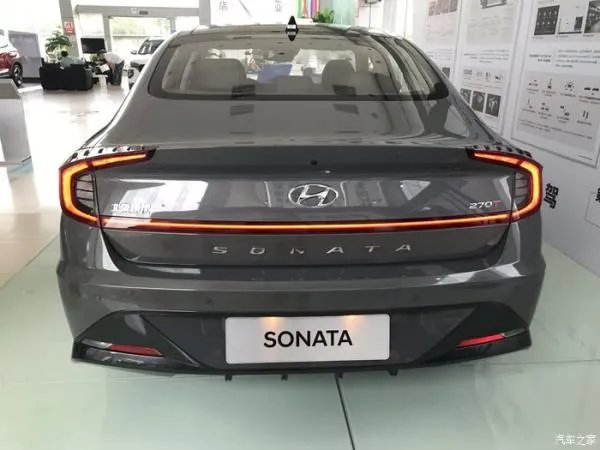 作为刚毕业的一名大学生，第十代索纳塔怎么样