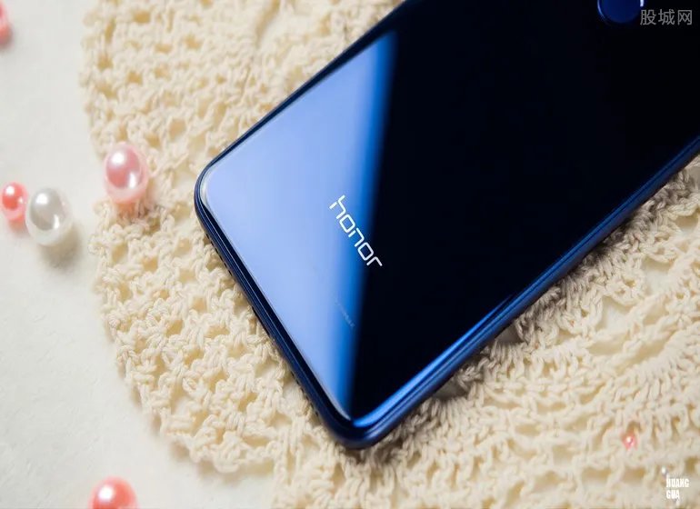 1399元荣耀9X开售 搭载麒麟810值得买吗