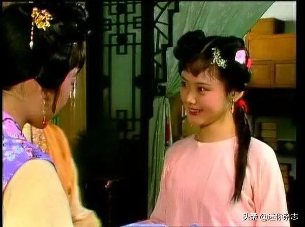 太子妃和皇上在树上玩耍他们不在乎风言风语