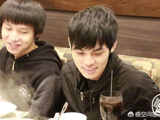 EDG被SDG打崩,Mouse在直播间流泪,网友表示真希望EDG赢,你怎么看?