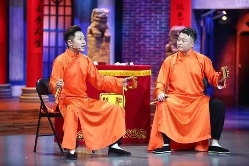 德云社演员怼观众已是日常，粉丝为什么还乐在其中？