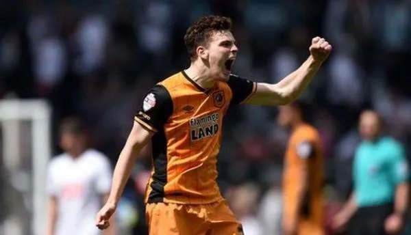 梅西追平贝利进球纪录，都有哪些好友发文祝贺梅西？