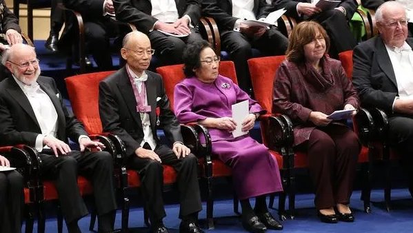 中科院老科学家蜗居13平老破小，老一辈科学家为什么对物质的欲望那么小？