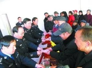 一年狂卖7.5亿的洗脑神药被扒皮,老人为何总迷信神药?