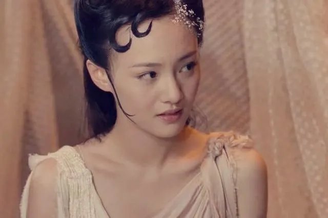 你们觉得郑爽整容前漂亮还是整容后漂亮？