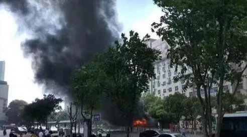 南昌公交车为何起火？
