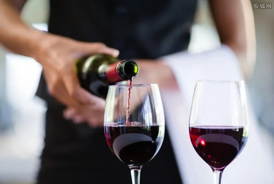 法国拉菲红酒的价格 82年拉菲一瓶20万