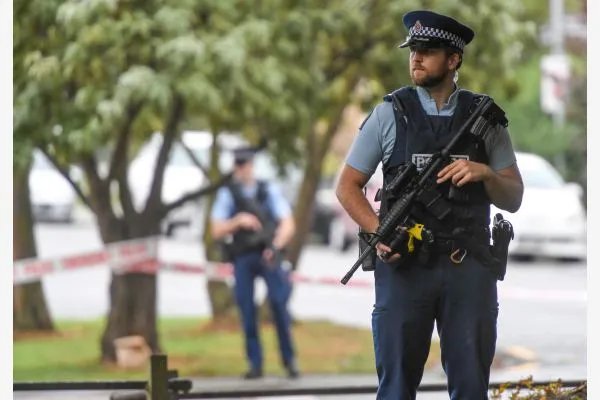 韩国外交官在新西兰大使馆骚扰同性的行为，你怎么看？