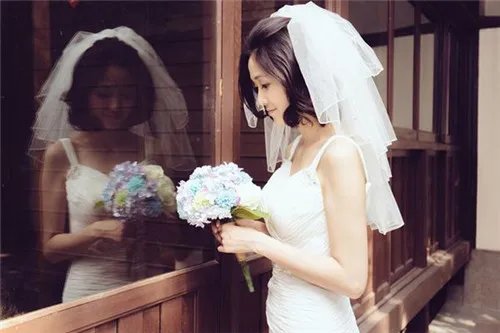 婚纱照短发造型怎么设计  2017短发婚纱照造型大全