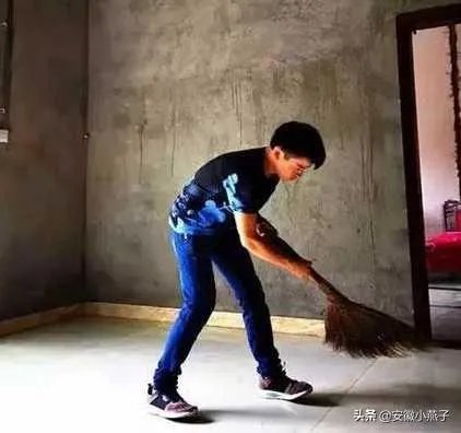 九江小伙因捡垃圾意外成“网红”，天寒地冻天天坚持, 你怎么看？