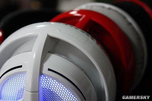 西伯利亚V2霜冻之蓝Frost Blue游戏耳机对比评测