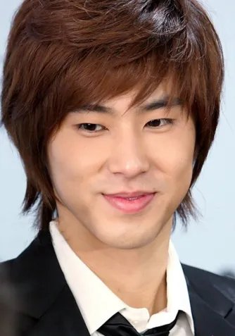 明星郑允浩的老婆是谁 入伍前新剧《指定你》变身美男大厨