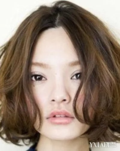 胖人圆脸短发发型设计推荐4款发型完美修饰脸型