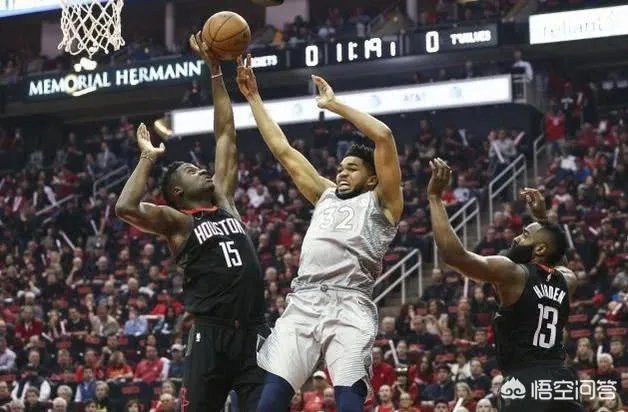 卡佩拉穿中文“饼皇”T恤亮相发布会，这是中国火蜜的力量吗？