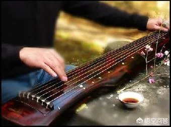 伏羲氏古琴和混沌式古琴哪款更适合男士?