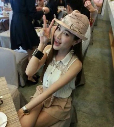 41岁台湾辣妈网络走红 童颜巨乳常被人认为是90后