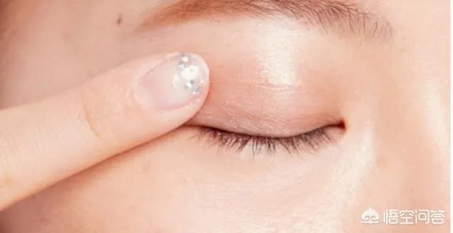 裸色眼影怎么画?