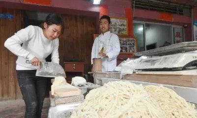 95后女大学生返乡卖面条月收超6万,她是如何做到的?