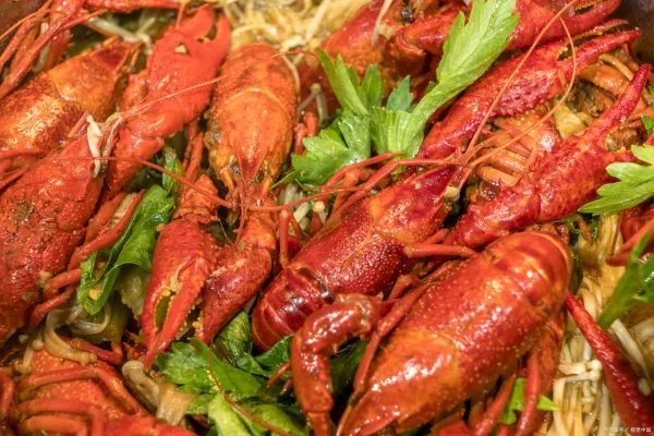 2年内迅速成为“夜宵霸主”的小龙虾，还能火多久呢？