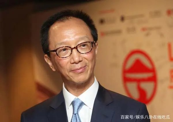 伏明霞被传主动提出离婚,只因大她27岁的老公梁锦松“出轨”,真的吗?