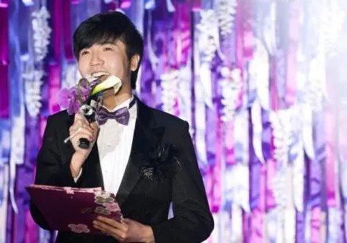 婚庆主持人培训多少钱 出色的婚礼主持人要有哪些能力