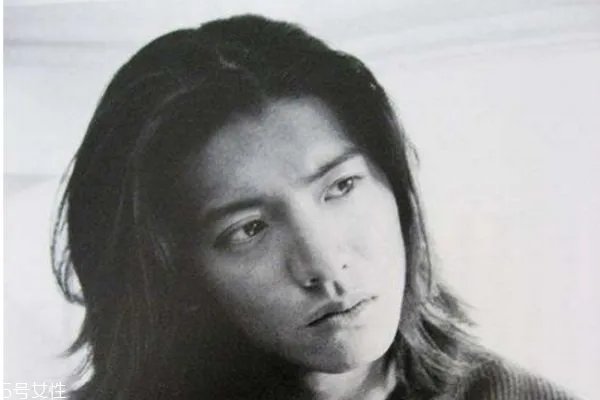 男生长发发型有哪些 男生留长发有几种发型