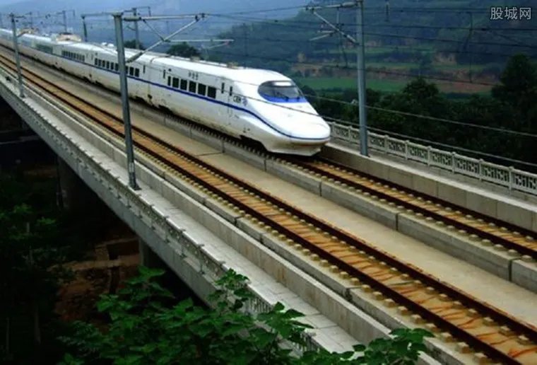 铁路新规5月1日实施 这些人6个月内不得乘坐火车