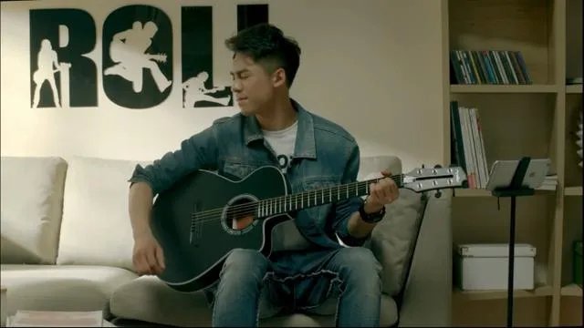 如何快速学吉他