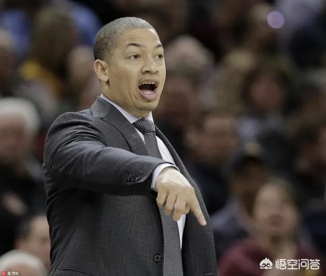 詹姆斯三分绝杀步行者,拿下天王山,为什么只有泰伦卢面无表情?