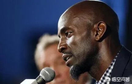 当年易建联在NBA新秀赛季,一拳将挑衅的加内特击倒在地是怎么回事?当时发生了什么?