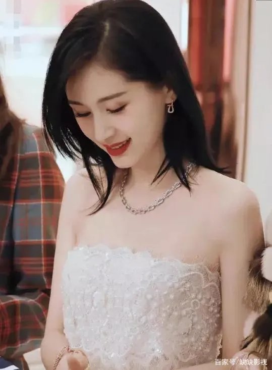 王子文变样被疑整容到底怎么回事 王子文近况脸型变化陷风波